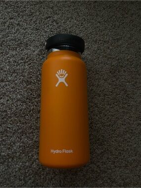 hydroflask 32oz wide lid in clementine
